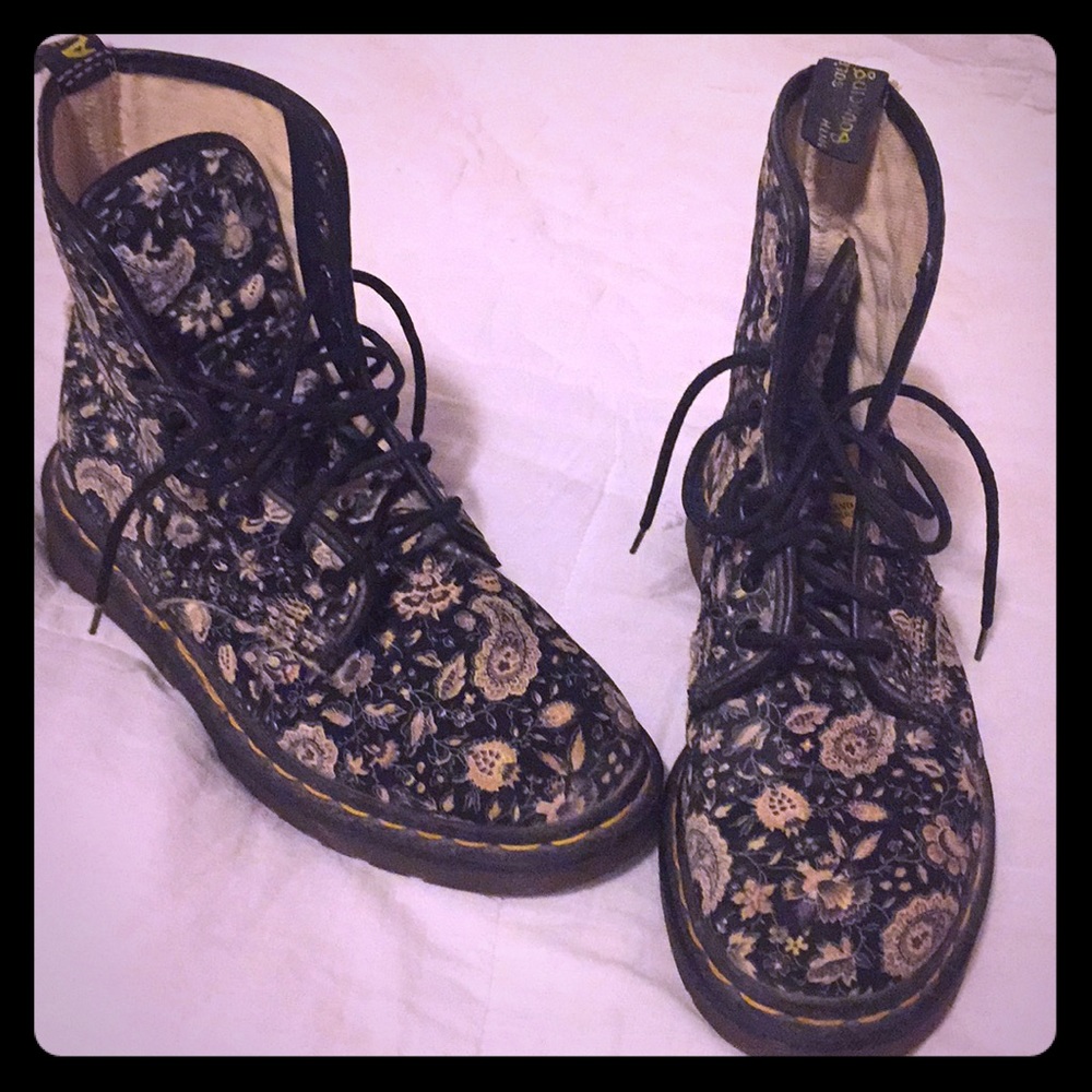 Dr Martens Made in England paisley canvas boot
